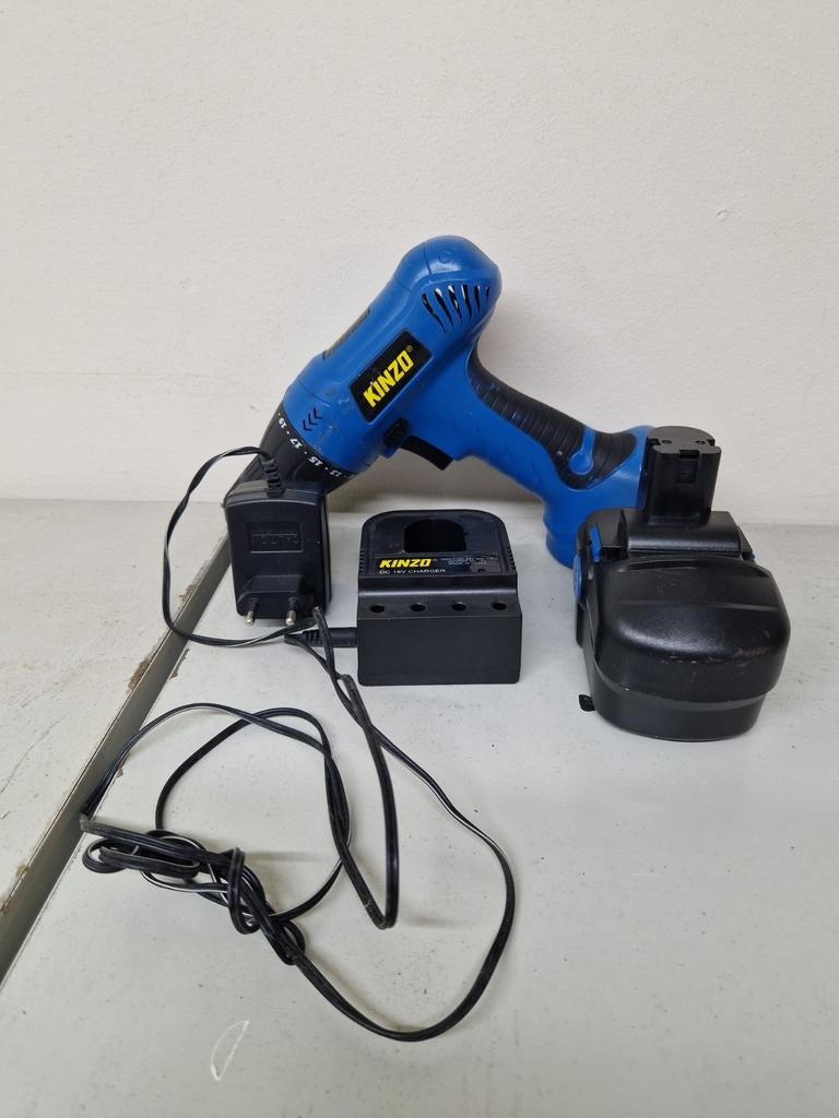 Kinzo Accuschroefmachine met lader en accu, Ophalen of Verzenden