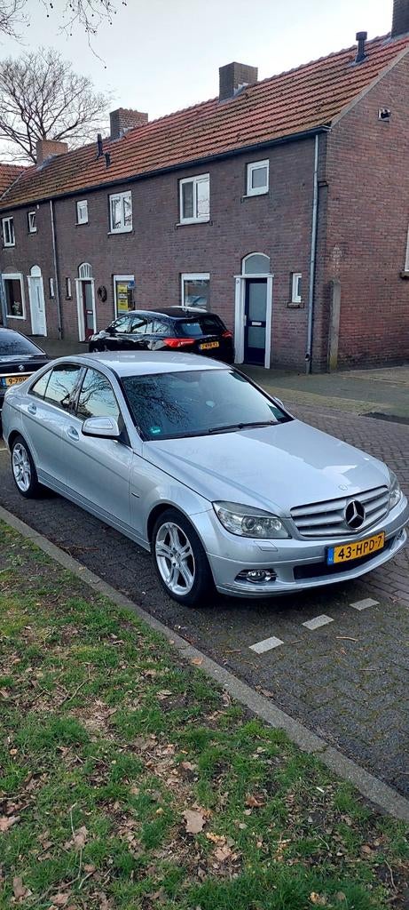 Mercedes C220 CDI Avantgarde. Km stand: 256.000, Auto's, Mercedes-Benz, Automaat, Achterwielaandrijving, 4 cilinders, Diesel