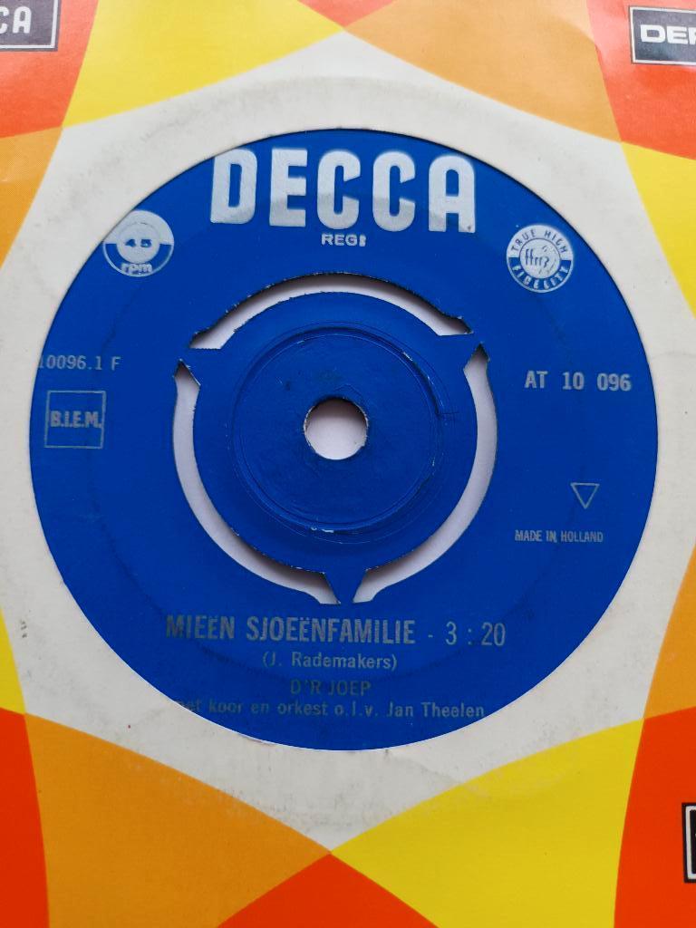 D`r Joep - Mieen Sjoeenfamilie  (Decca AT 10 096), Ophalen of Verzenden, Zo goed als nieuw, Overige formaten, Streekmuziek