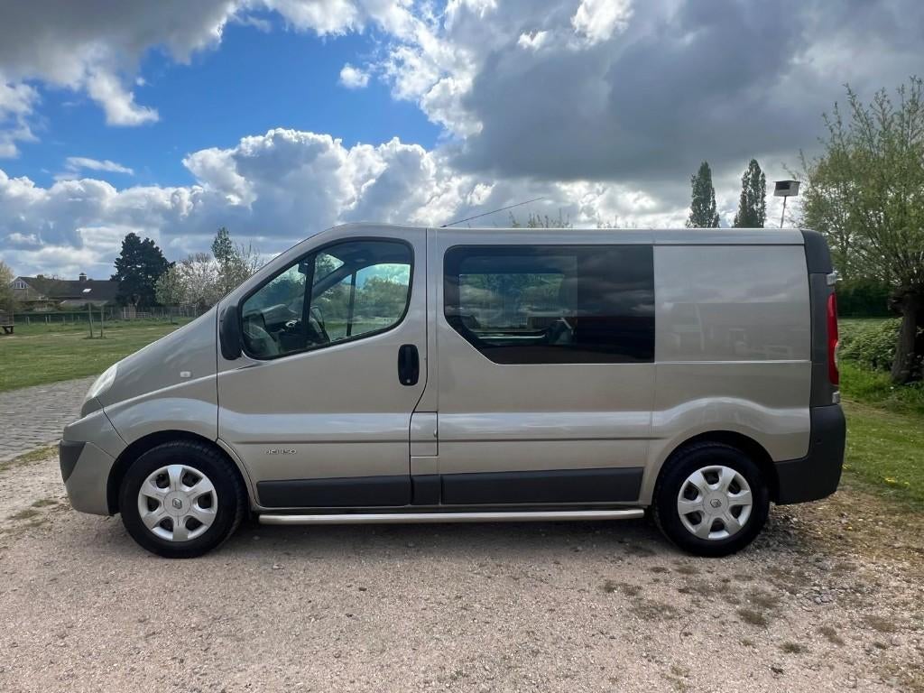 RENAULT TRAFIC aut. L1/H1 2.5 DCI - Super goed onderhouden!, Auto's, Automaat, 145 pk, Stof, Metallic lak