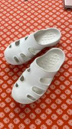 Tuinklompen M 38/39, Ophalen of Verzenden, Zo goed als nieuw, Wit, Instappers
