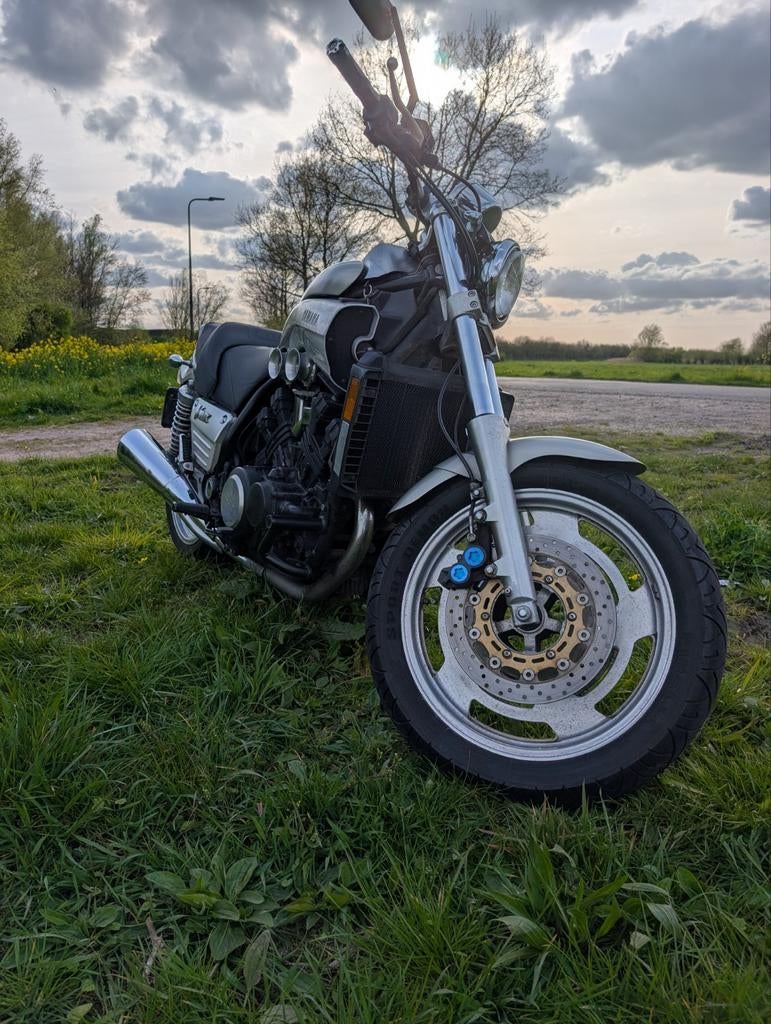 Yamaha V-max 1988, Particulier, Naked bike