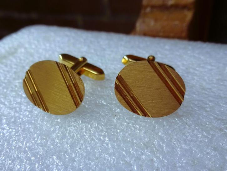 Goudkleurige ovale manchetknoopjes met diagonale streepjes, Sieraden, Tassen en Uiterlijk, Manchetknopen, Zo goed als nieuw, Overige materialen
