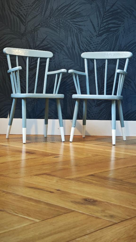 kinder stoeltjes vintage hout school stoeltjes wit blauw, Kinderen en Baby's, Kinderkamer | Tafels en Stoelen, Ophalen, Zo goed als nieuw