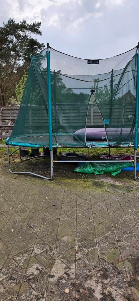 Trampoline ovaal gekocht bij van cranenbroek 4m20 lang 2m40, Ophalen