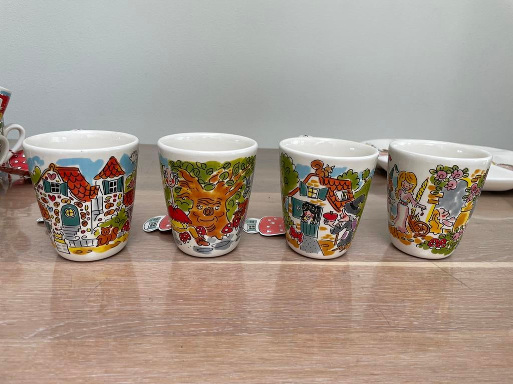 4 theekoppen Blond Amsterdam, Huis en Inrichting, Keuken | Servies, Ophalen, Blond Amsterdam, Nieuw, Kop(pen) en/of Schotel(s)