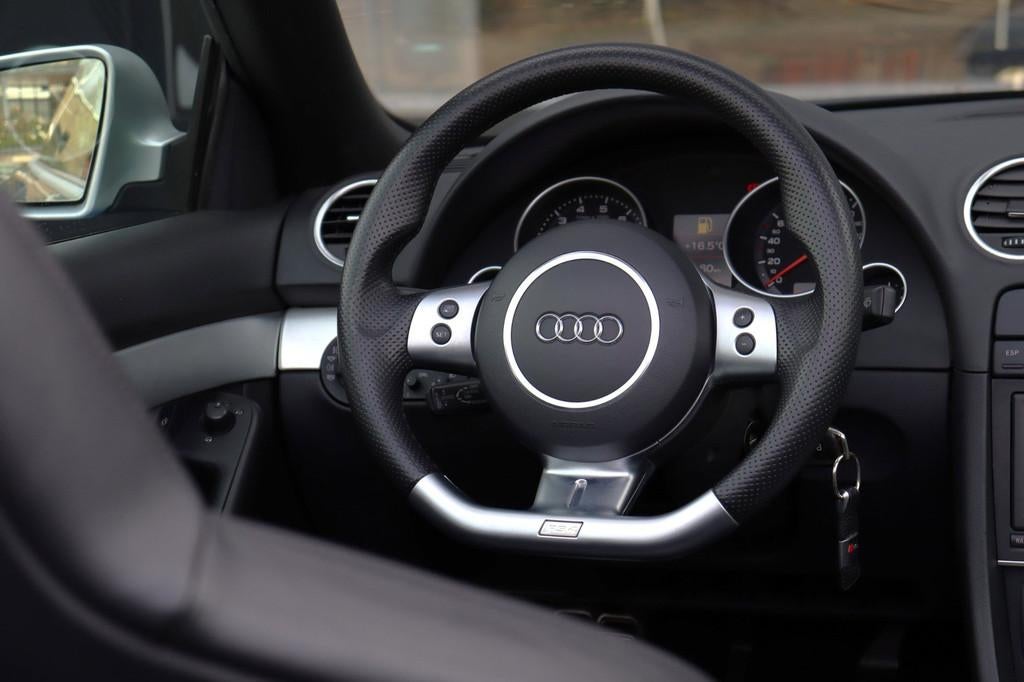 Audi A4 Cabriolet 4.2 V8 RS 4 quattro | Kuiperstoelen | Bose, Gebruikt, 8 cilinders, Cabriolet, Leder