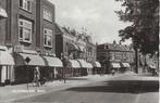 Geldermalsen (Gld.) Markt, Winkelstraat, Brommer, gel. 1965, Ophalen of Verzenden, 1960 tot 1980, Gelopen, Gelderland