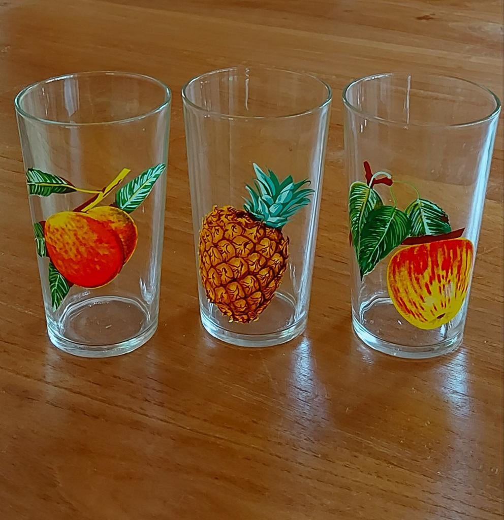 vintage 3 limonadeglazen sapglazen met appel en ananas, Verzamelen, Glas en Borrelglaasjes, Ophalen of Verzenden, Zo goed als nieuw