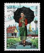 postzegel 832 Laos Klederdracht, Ophalen of Verzenden, Gestempeld, Zuidoost-Azië