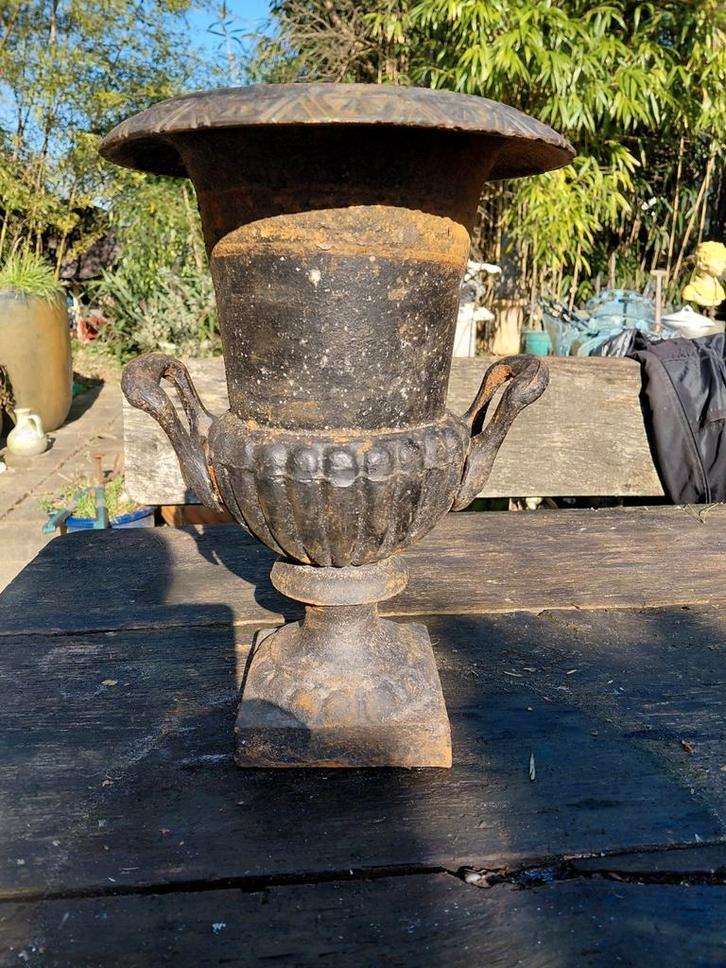 Antieke gietijzeren plantenbak - Victoriaanse stijl, Antiek en Kunst, Antiek | Vazen, Ophalen of Verzenden