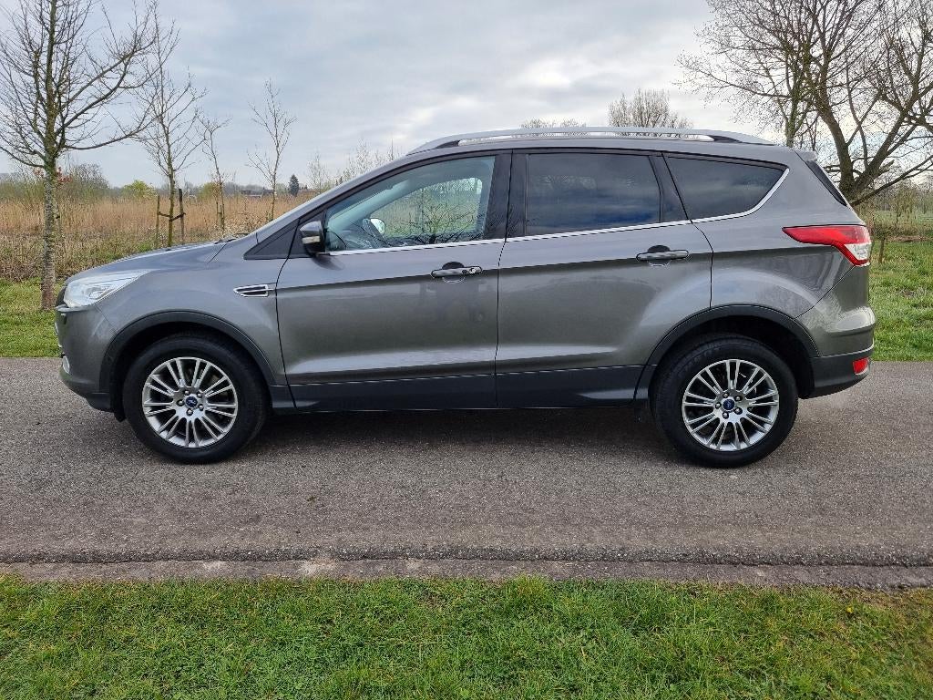 Ford Kuga 1.6 Titanium Plus, Automaat, 4WD, leder, navigatie, Auto's, 4 cilinders, Leder, Bedrijf, Kuga