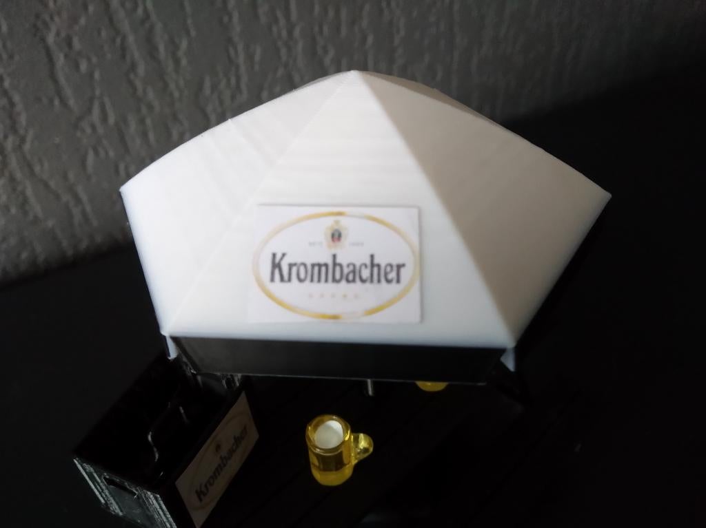 Krombacher Skol Dommelsch Kordaat Bavaria picknickset mini, Ophalen of Verzenden, Nieuw, 1:32 tot 1:50