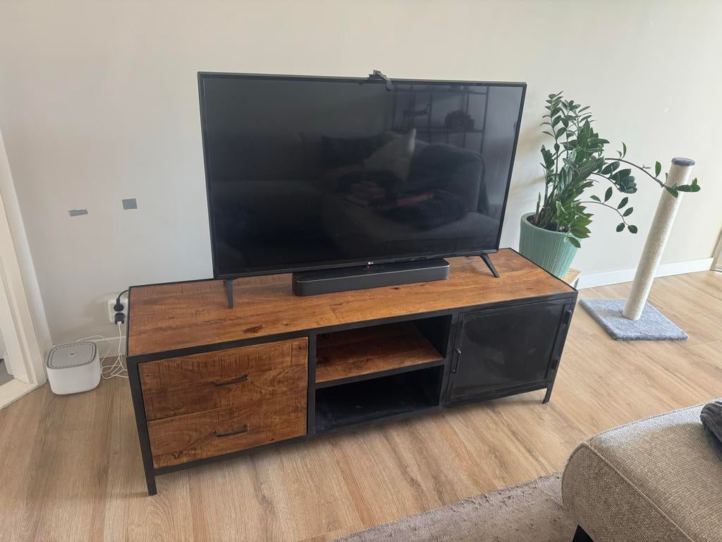 TV meubel / kast mango hout metaal, Ophalen, Gebruikt, 150 tot 200 cm, Minder dan 100 cm