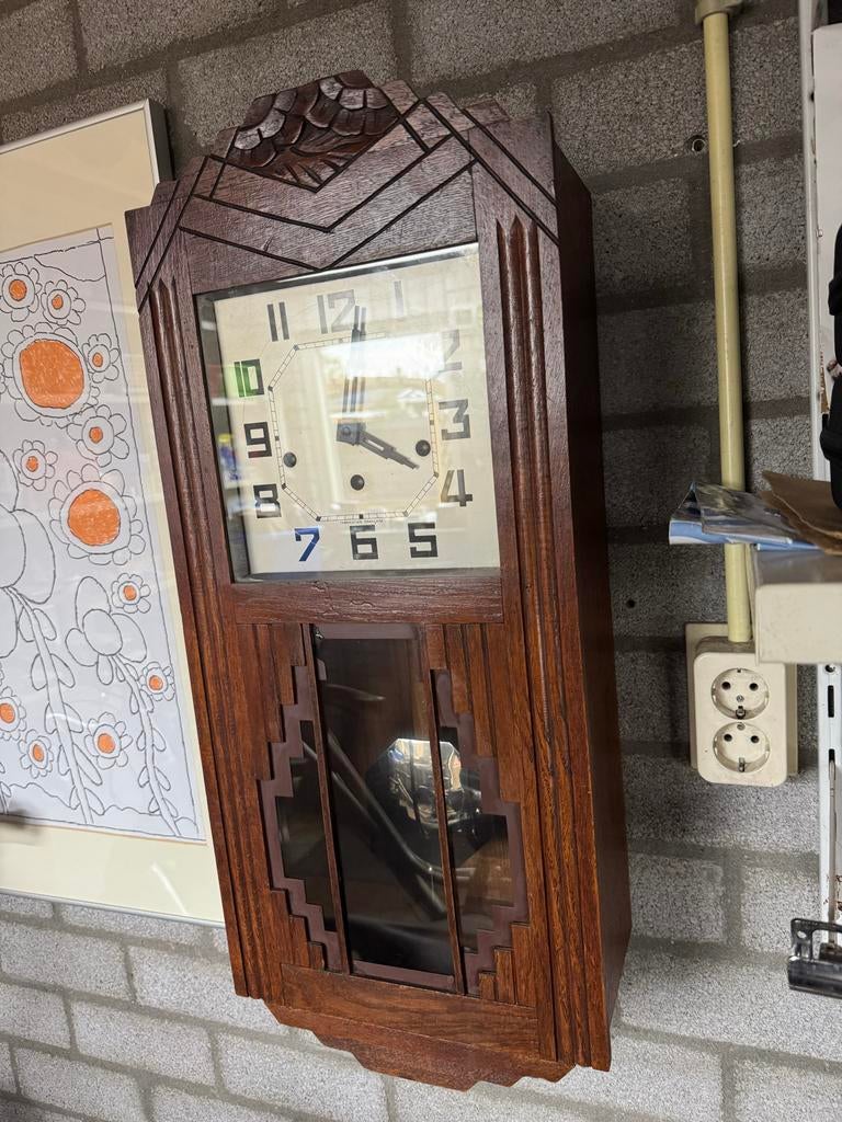 Antieke Art Deco Wandklok met Slinger, Ophalen of Verzenden
