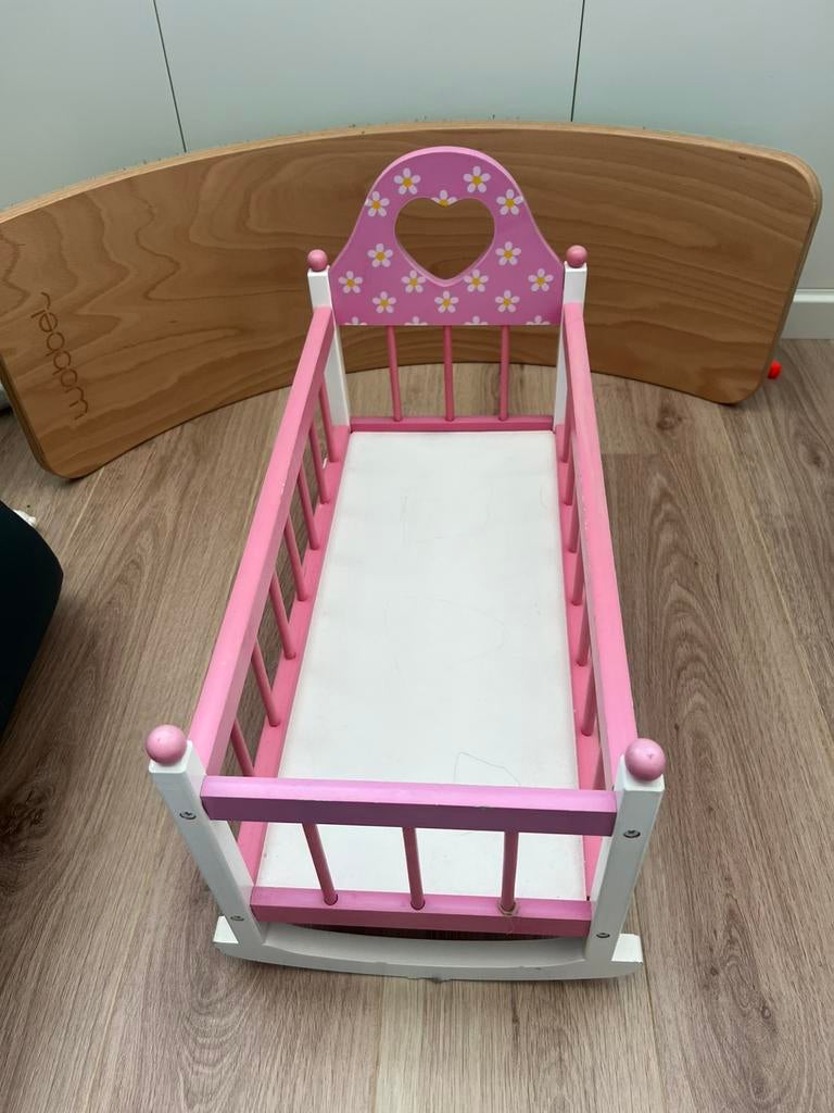 Houten poppenwiegje, Ophalen, Gebruikt, Babypop
