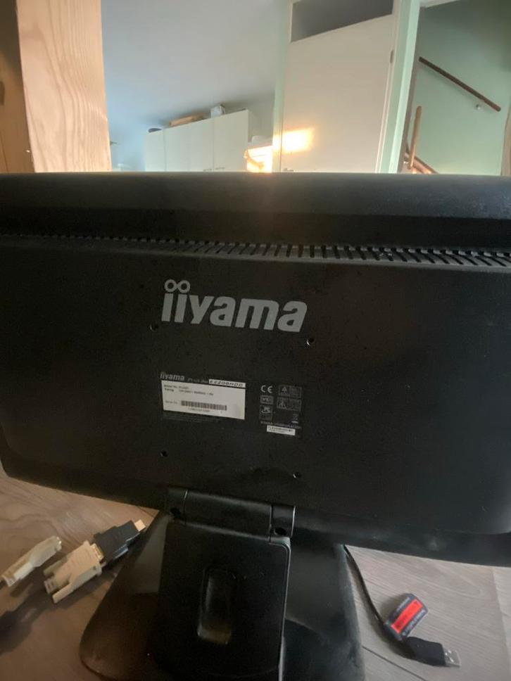 Iiyama ProLite 220HD monitor en Microsoft ergo toetsenbord, Computers en Software, Monitoren, Gebruikt, DVI, Full HD, Ophalen