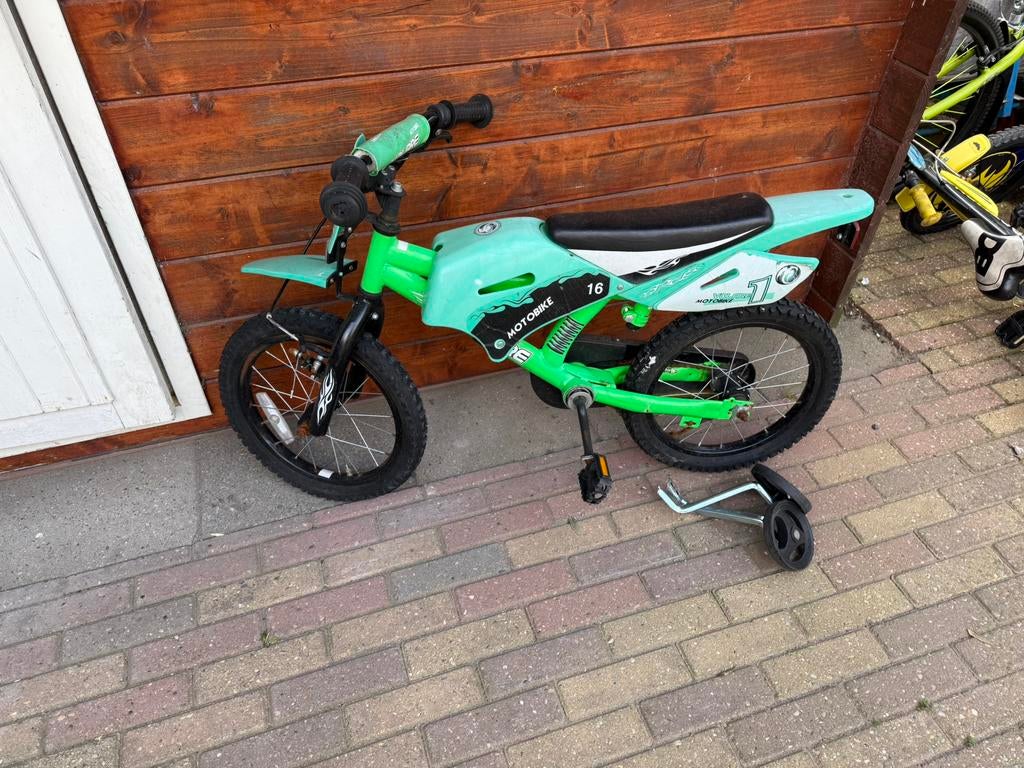 Motor motorkinderfiets, Ophalen of Verzenden, Zo goed als nieuw, Minder dan 16 inch, Zijwieltjes