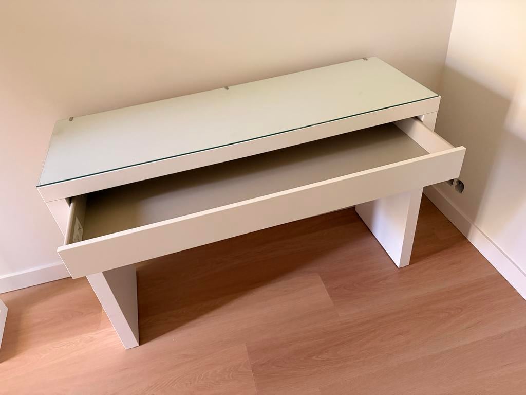 IKEA MALM Kaptafel - Wit met glasplaat, Huis en Inrichting, Tafels | Kaptafels, Ophalen, Gebruikt, 100 tot 150 cm, Minder dan 100 cm