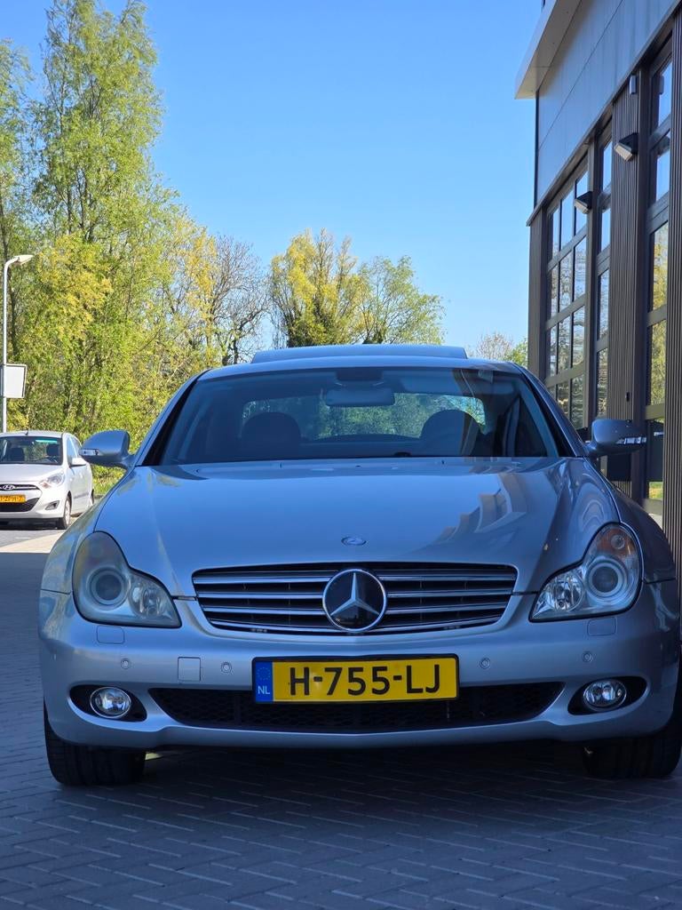 Mercedes-Benz CLS 5.0 Cls500 AUT 2004 Grijs, Automaat, Achterwielaandrijving, 4 stoelen, Leder