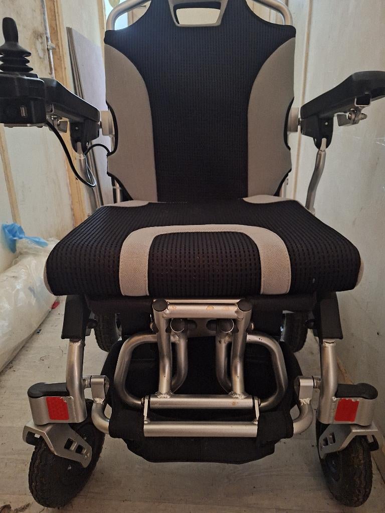 Elektrische rolstoel, Diversen, Rolstoelen, Ophalen, Inklapbaar, Zo goed als nieuw, Elektrische rolstoel