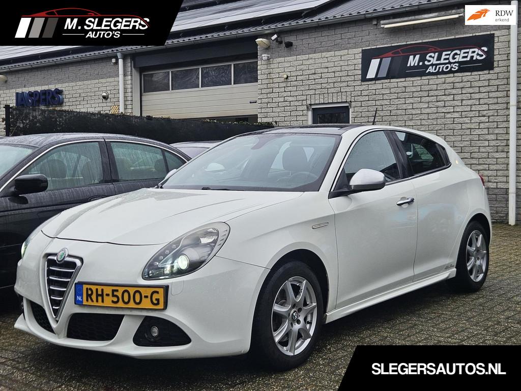 Alfa Romeo Giulietta 1.4 T Distinctive*Panodak*Leder*APK, Auto's, Alfa Romeo, Voorwielaandrijving, Euro 5, Gebruikt, 4 cilinders