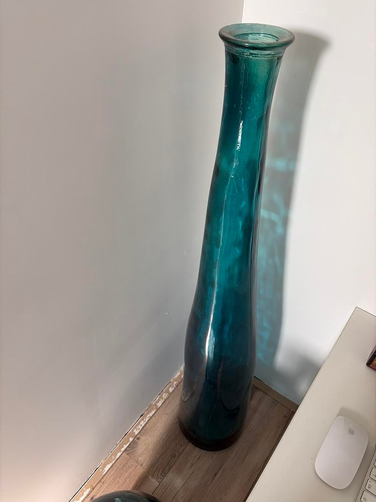 Hoge blauwe glazen vaas, Huis en Inrichting, Woonaccessoires | Vazen, Ophalen, Blauw, 75 cm of meer, Glas