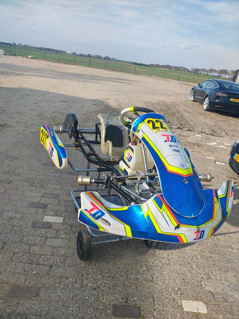 TD kart 2024 rollend chassis. 1 race weekend oud!, Ophalen, Zo goed als nieuw, Kart