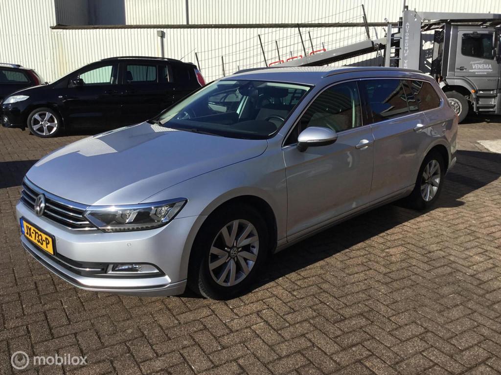Volkswagen Passat variant1.6 TDI Connected Series automaat, Auto's, Stof, Gebruikt, 4 cilinders, Origineel Nederlands