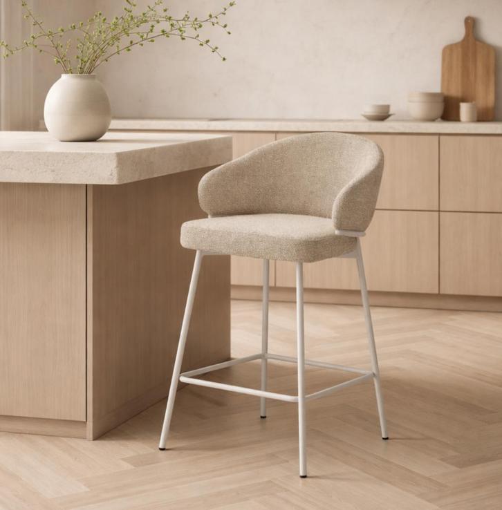 2x barkruk beige met beige onderstel - beige krukken, Huis en Inrichting, Barkrukken, Nieuw, 60 tot 90 cm, 2 krukken, Ophalen