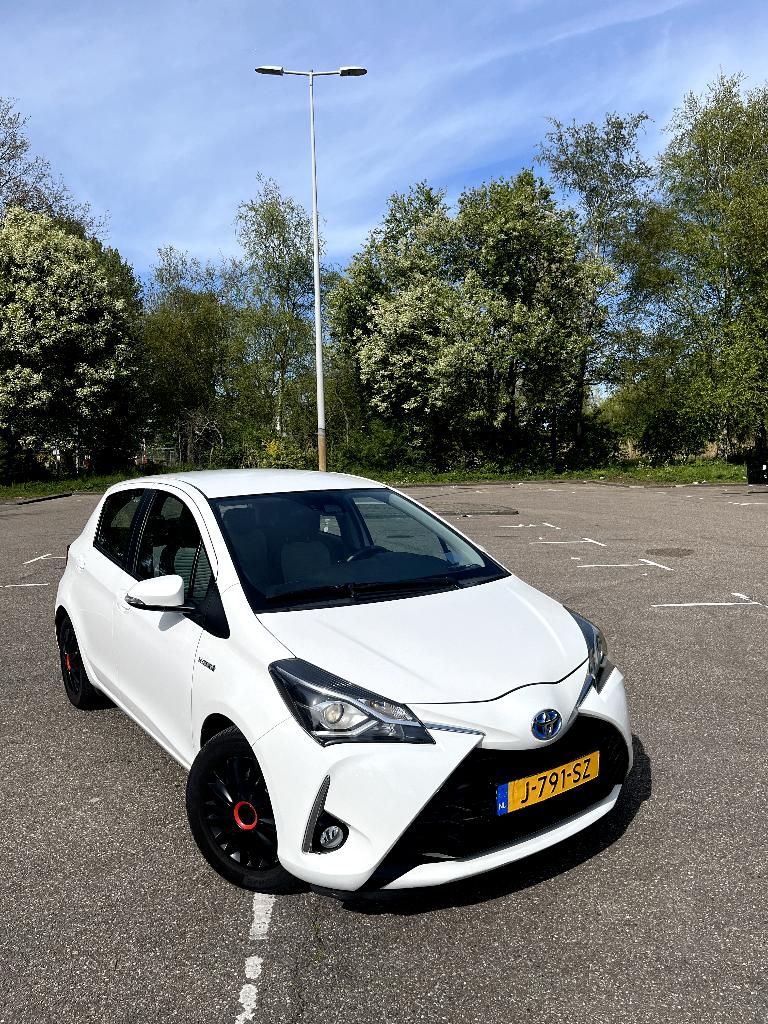 Toyota Yaris 1.5 Hybrid 2019 Apple CarPlay, head-up display, Auto's, Toyota, Particulier, Yaris, ABS, Achteruitrijcamera, Airbags