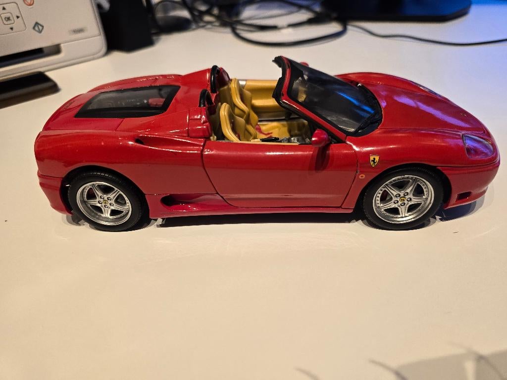 Ferrari 360 spider 1999 1/18 Hotwheels, Ophalen of Verzenden, Gebruikt, Auto, Hot Wheels