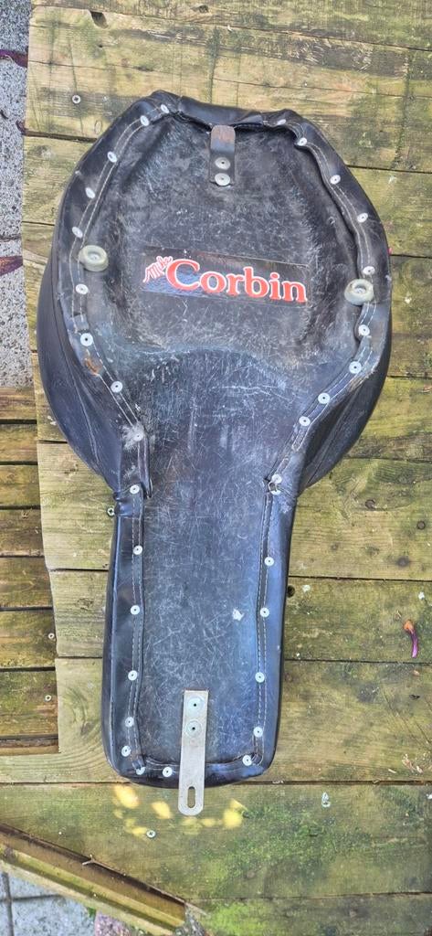 Corbin zadel, Ophalen