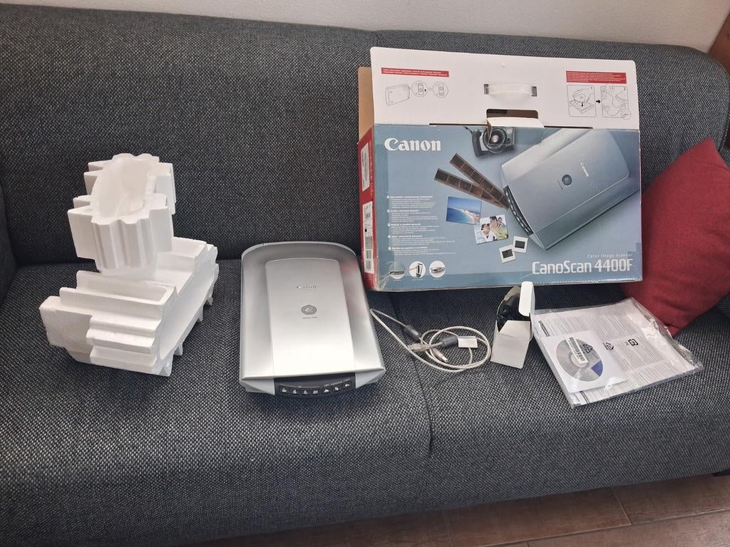 Canon CanoScan 4400F Flatbedscanner met Filmscanner, Computers en Software, Canon, Ophalen of Verzenden, Zo goed als nieuw, Windows