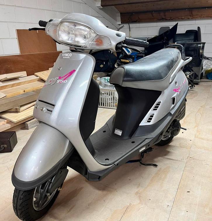 Kymco dj y50 frame gezocht, Fietsen en Brommers, Snorfietsen en Snorscooters, Gebruikt, Kymco, Benzine, Ophalen of Verzenden