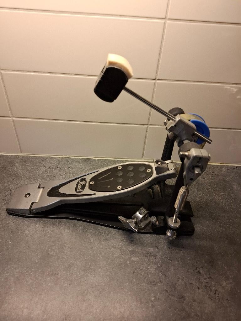 Pearl p-2000 b basdrum pedaal voor uw drumstel in zgst, Muziek en Instrumenten, Ophalen of Verzenden, Zo goed als nieuw, Drums of Percussie