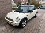 Mini 1.6 16V Cooper 2003 Wit nieuwe APK, Auto's, Voorwielaandrijving, 15 km/l, 4 cilinders, 4 stoelen