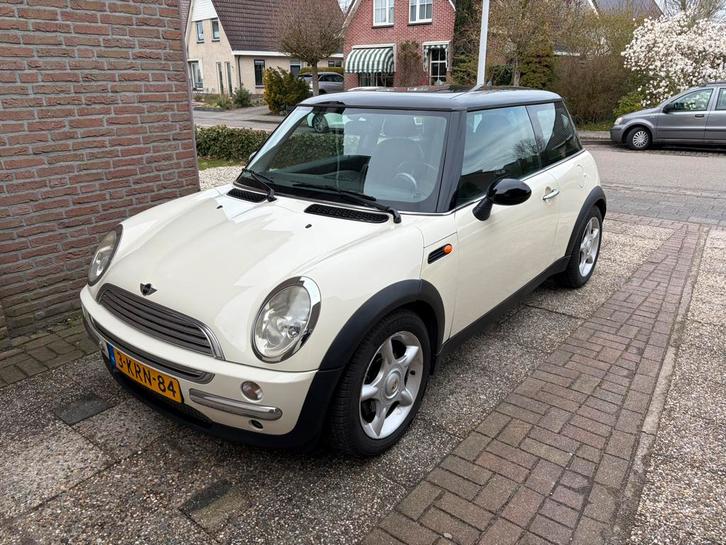 Mini 1.6 16V Cooper 2003 Wit nieuwe APK, Auto's, Mini, Particulier, Benzine, D, Hatchback, Handgeschakeld, Geïmporteerd, Wit, Voorwielaandrijving