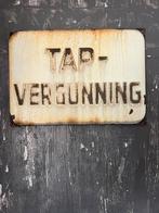 OUD EMAILLE BORD “ TAPVERGUNNING “, Ophalen of Verzenden