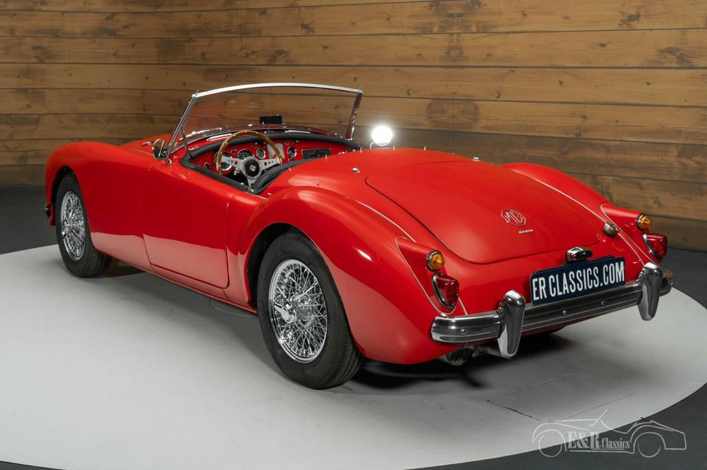 MG MGA 1600 Cabriolet | 1960, Auto's, Oldtimers, Achterwielaandrijving, Zwart, Cabriolet, Bedrijf
