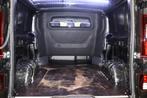 Renault Trafic 2.0 dCi 170pk L2 H1 DC Luxe Automaat, Auto's, Stof, Gebruikt, Euro 6, 4 cilinders