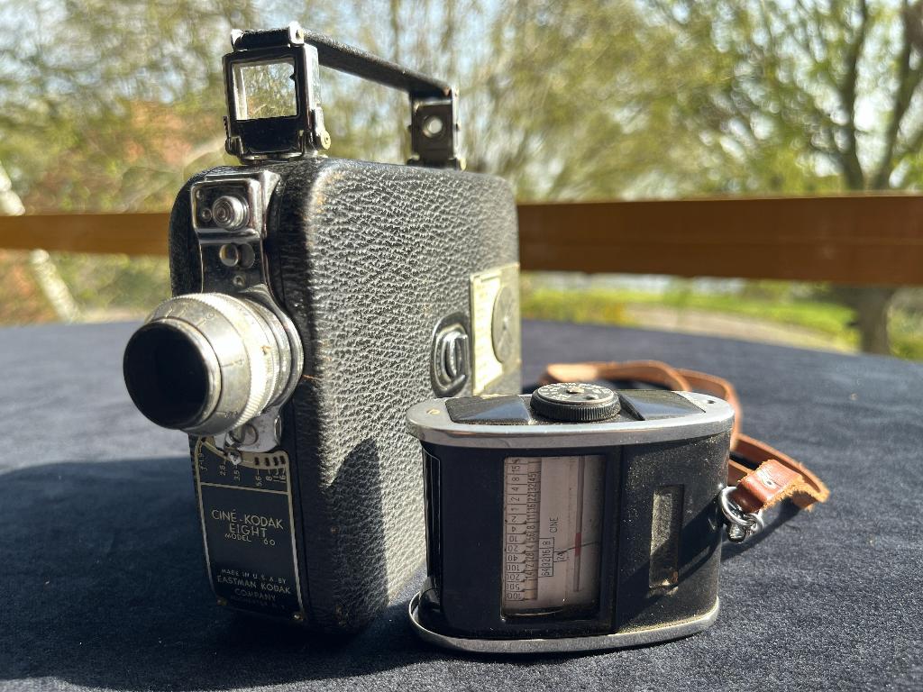 8mm filmcamera Ciné-Kodak Eight Model 60 + Gossen lichtmeter, Ophalen of Verzenden, Voor 1940, Filmcamera