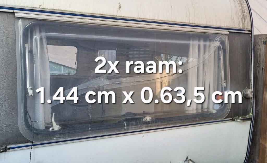 GEZOCHT caravan raam +/- 1.44 x 63,5 cm kunsstof, Caravans en Kamperen, Ophalen