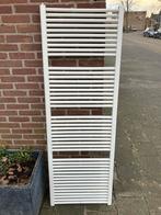 GRATIS verticale badkamerradiator, Doe-het-zelf en Verbouw, Verwarming en Radiatoren, Ophalen, Gebruikt, Radiator, 60 tot 150 cm