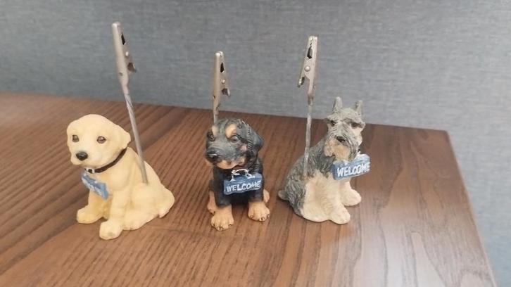 Drie honden beeldjes met foto klemmetjes, Huis en Inrichting, Woonaccessoires | Overige, Zo goed als nieuw, Ophalen of Verzenden