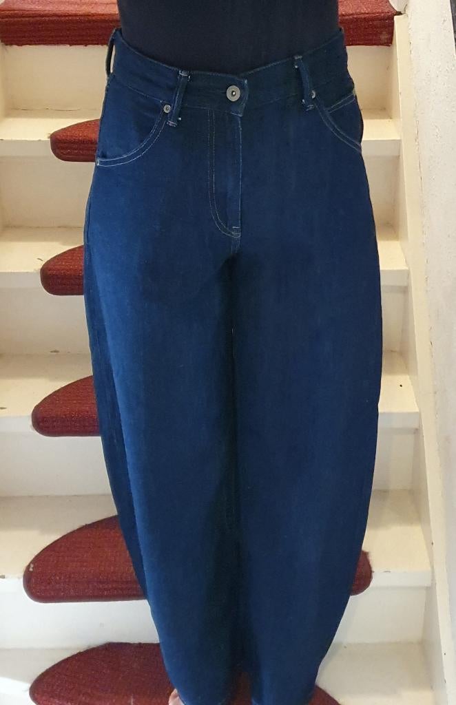 Uniqlo Barrel Jeans Marineblauw, Kleding | Dames, Blauw, Ophalen of Verzenden, Zo goed als nieuw, W27 (confectie 34) of kleiner