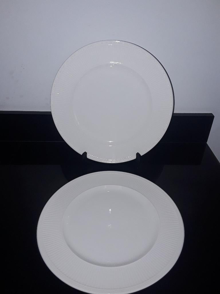 2 Wedgwood Windsor dinerborden 31cm, Verzenden, Zo goed als nieuw, Bord(en), Wedgwood