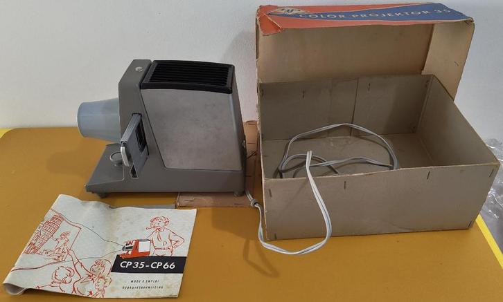 Agfa CP35 color projektor retro dia projector werkend!, Audio, Tv en Foto, Diaprojectors, Zo goed als nieuw, Ophalen of Verzenden