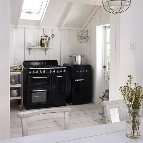 Smeg FAB10HLNE koelkast zwart 130L, Witgoed en Apparatuur, Koelkasten en IJskasten, Zonder vriesvak, 100 tot 150 liter, Zo goed als nieuw
