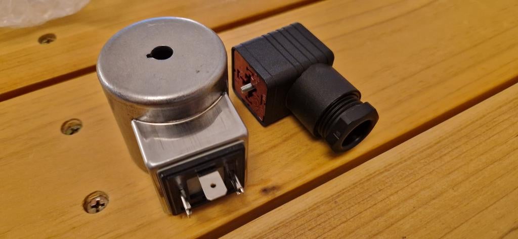 20 stuks SMC spoel met stekker voor magneetventiel., Ophalen of Verzenden